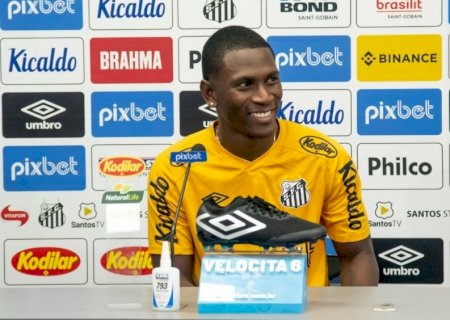 Com desfalques, Angulo pode voltar a receber chance no Santos após sumiço