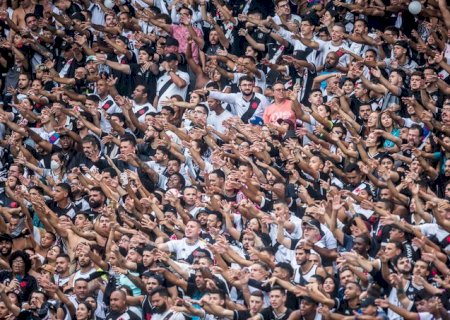 Como a 777 tem o compromisso de investir R$ 120 milhões logo após a aprovação, existe a possibilidade de o Vasco buscar reforços com a abertura da janela de transferências