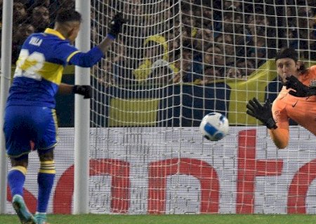 Cássio pega a oitava cobrança e Corinthians vence o Boca Juniors nos pênaltis por 6 a 5