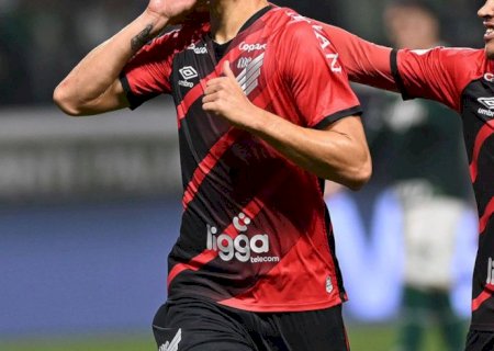 Athletico-PR bate Palmeiras fora de casa e assume vice-liderança