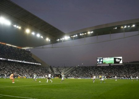 Caixa exigiu receita de TV e de venda de atletas para renegociar, diz diretor do Corinthians