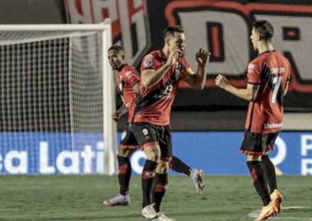 Atlético-GO faz história e está nas quartas da Sul-Americana