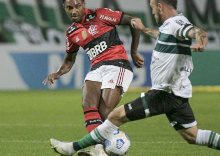Flamengo e Coritiba jogam em Brasília de olho no G6 do Brasileirão