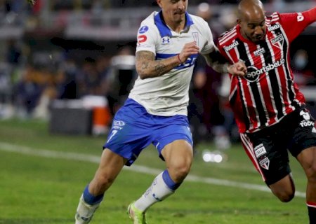 Com três jogadores a menos, São Paulo derrota Universidad Católica