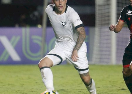 Botafogo busca recuperação no Brasileiro contra o Atlético-GO em casa