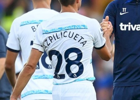Chelsea precisa de nova geração de defensores, diz Thomas Tuchel