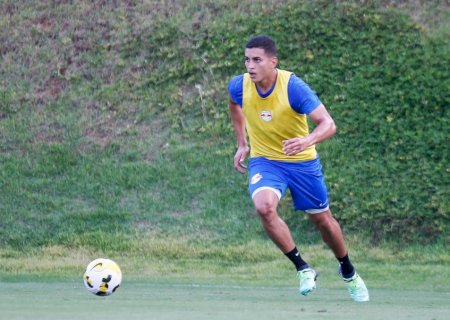 Zagueiro Renan é autorizado pela Justiça a jogar fora do Brasil