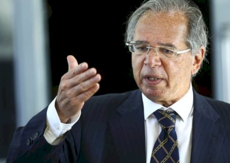 Guedes defende cortar tributo para bancar piso salarial da enfermagem