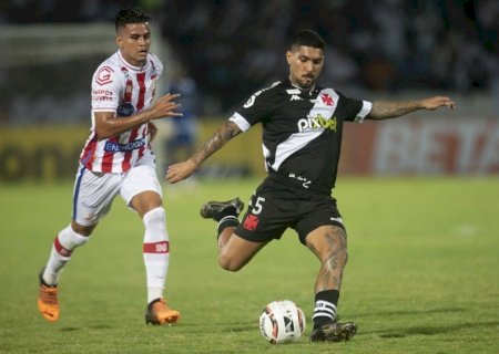 Yuri Lara mantém fama de pitbull no Vasco e se torna o maior 'ladrão de bolas' do futebol brasileiro em 2022