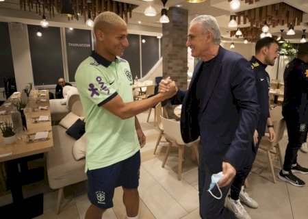 Seleção Brasileira se apresenta para os amistosos na França
