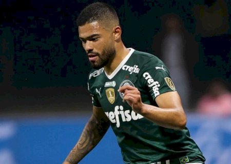 Sem Veiga, Bruno Tabata se apresenta como boa alternativa no meio-campo do Palmeiras