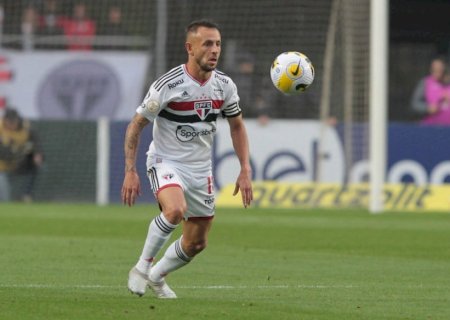 Ceni pede, e São Paulo vai negociar renovação de contrato de Rafinha; Éder deve ser único veterano a sair