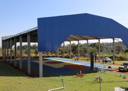Obra da cobertura de quadra poliesportiva da Banda Municipal, entra em fase final