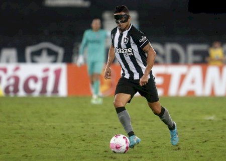 Botafogo tem incógnita na lateral na reta final do Brasileirão
