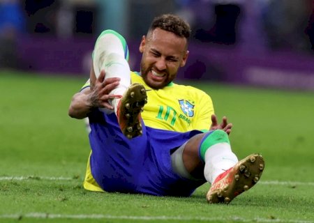 Médico que trabalhou com Neymar no Santos explica lesão do astro e fala sobre recuperação