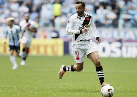 Em fim de contrato com o Vasco, Nenê é sondado por Renato Gaúcho
