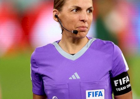 Fifa nomeia primeiro trio de arbitragem feminino em uma Copa masculina