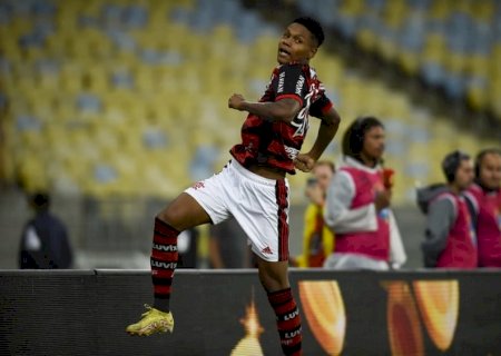 Flamengo: Exemplo de formação e no radar europeu, Matheus França 'enche os olhos de quem o vê jogar'