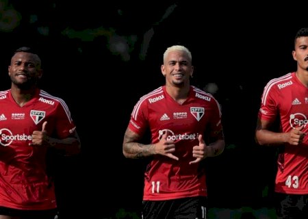 Uniforme com patrocinador antigo cria mais uma rusga entre São Paulo e fornecedora de material esportivo