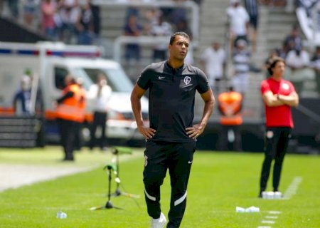 Perto de reapresentação, Corinthians terá primeiros trabalhos de Fernando Lázaro sem reforços e com incógnitas