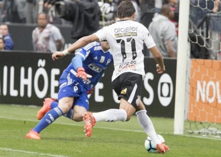 Polêmico entre os rivais, Romero retorna ao Corinthians e pode acabar com pesadelo nos clássicos