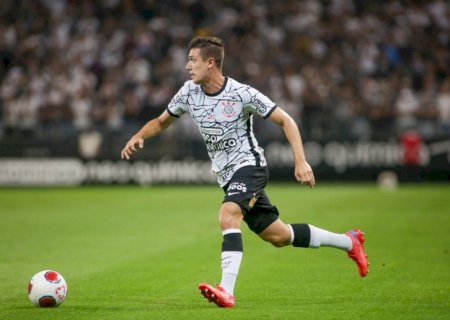 Proposta agrada ao Corinthians, e Vasco encaminha acerto com Lucas Piton; saiba os valores