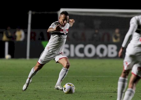 Rafinha pede paciência com reconstrução do São Paulo e elogia abertura de Ceni com elenco