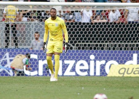 ‘Clean sheet’ e segurança apontam Carlos Miguel como reserva imediato de Cássio, no Corinthians