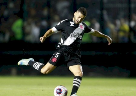 Titular pela primeira vez no Vasco, De Lucca busca tempo perdido para se firmar no time