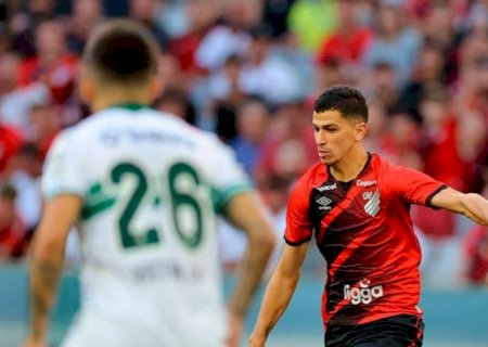 Em jogo marcado por briga, Athletico e Coritiba terminam clássico no empate