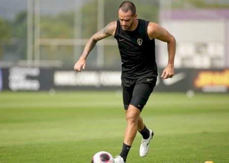 Corinthians tem 'missão Renato Augusto' até o fechamento da janela de transferências