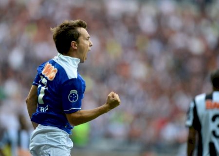 Clássico que marcou a reinauguração do Mineirão completa dez anos