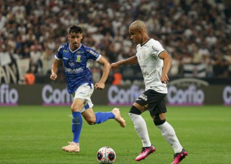 Personalidade e elogios de Lázaro: Pedrinho impressiona em estreia pelo Corinthians