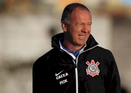 Alvo do Corinthians, Mano Menezes teria carta branca para reformular o elenco