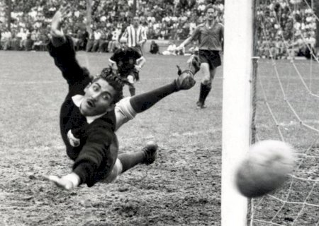 Morre o único goleiro a ter atuado em cinco Copas do Mundo