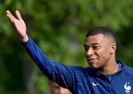 Mbappé avisa que deixará o PSG no ano que vem