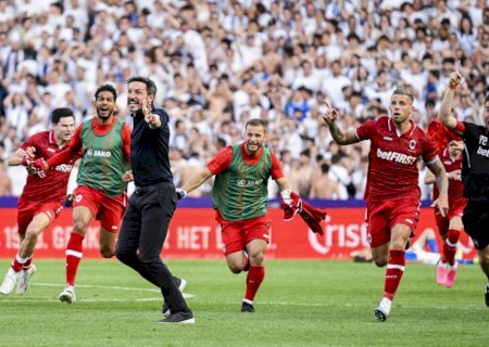 Ex-Tottenham marca aos 49 minutos do segundo tempo e Antwerp volta a ser campeão belga após 66 anos