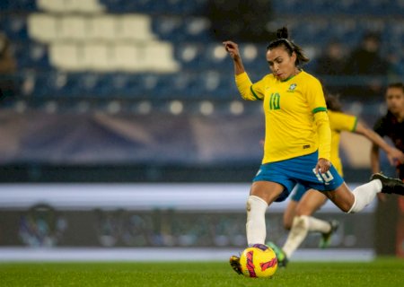Fora da Copa do Mundo? Marta se manifesta sobre lesão às vésperas de convocação