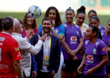 Lula quer Copa do Mundo feminina no Brasil e diz que ficou frustrado com 2014