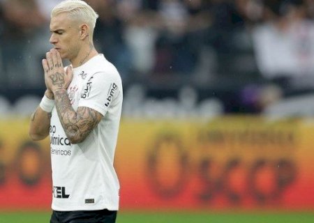 O Corinthians voltou a vencer na última partida, mas chega para enfrentar o Universitario ainda em uma situação instável