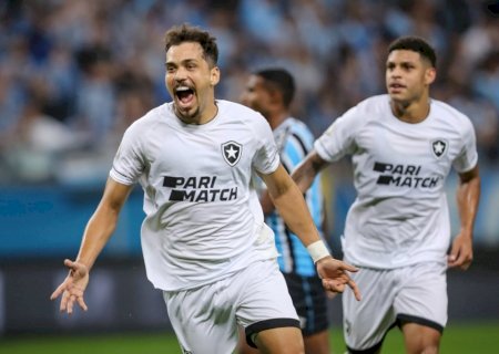 Botafogo vence Grêmio e abre dez pontos de vantagem na liderança do Brasileiro 