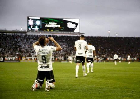 Corinthians põe a cabeça para fora