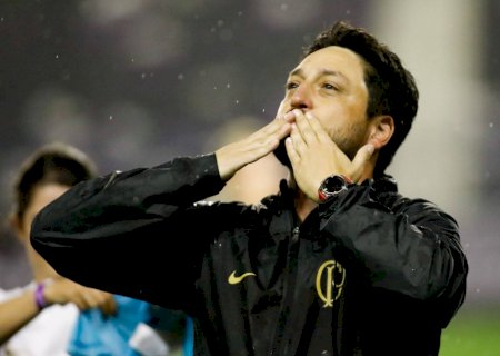 Arthur Elias conta com atletas de confiança por fim glorioso no Corinthians