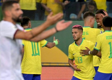 Quem é Yan Couto, lateral do cabelo rosa que estreou pela Seleção Brasileira