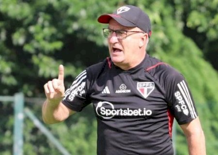 Dorival lamenta ‘interferência’ do árbitro na derrota do São Paulo