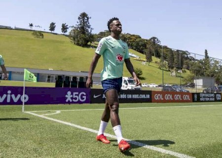 Terceiro colocado nas eliminatórias, Brasil visita Colômbia nesta noite