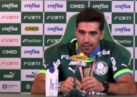 Abel Ferreira evita cravar permanência no Palmeiras ao desembarcar em Portugal; confira