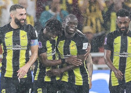 Com gols de Benzema e Romarinho, Al-Ittihad vence e fica perto de enfrentar o Fluminense no Mundial 