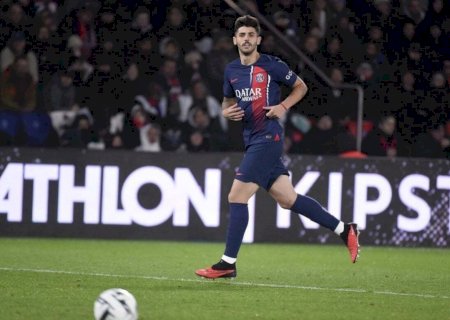 Beraldo, ex-São Paulo, estreia pelo PSG e é campeão da Supercopa da França
