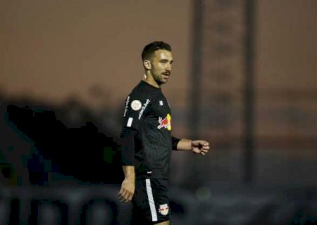 Bragantino aceita diminuir pedida, e Flamengo mantém conversas para ter Léo Ortiz